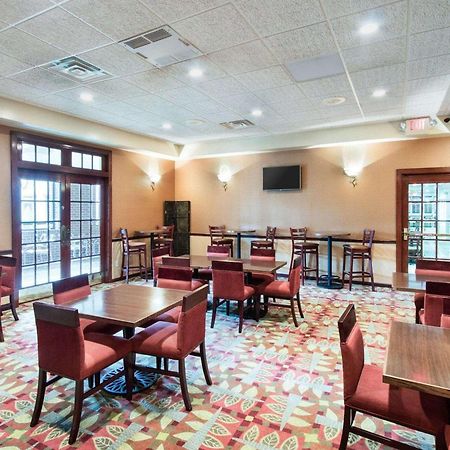 Comfort Suites Parkersburg South Mineral Wells Екстер'єр фото