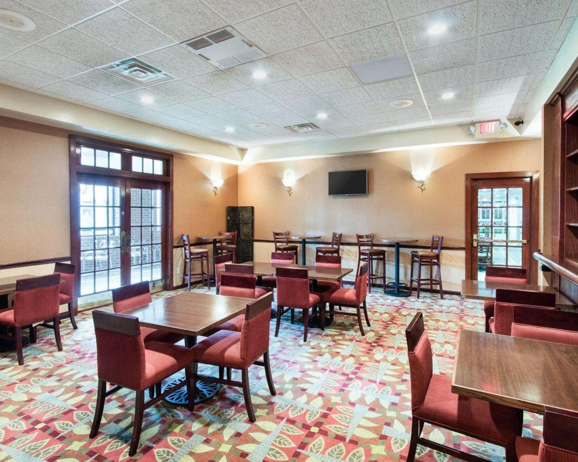 Comfort Suites Parkersburg South Mineral Wells Екстер'єр фото