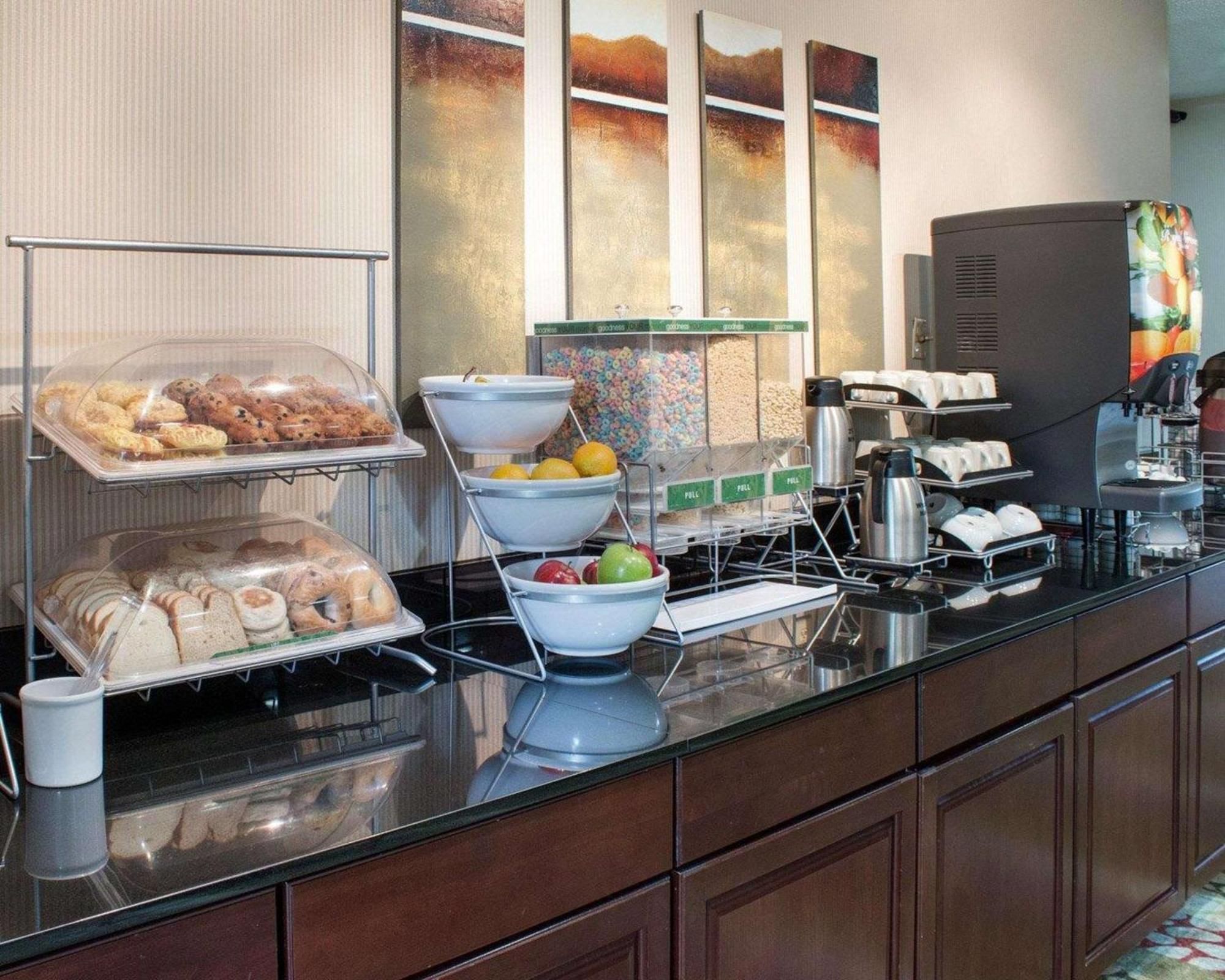Comfort Suites Parkersburg South Mineral Wells Екстер'єр фото