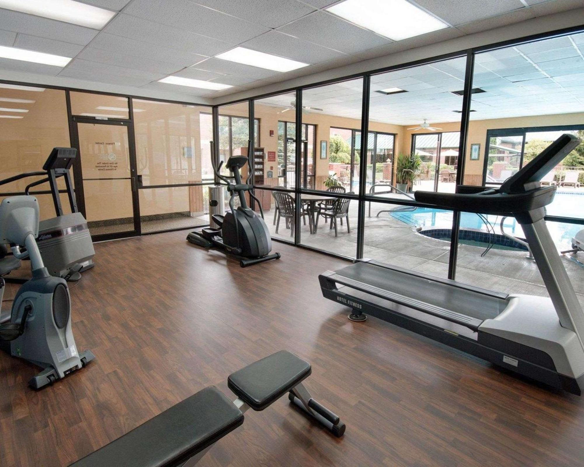 Comfort Suites Parkersburg South Mineral Wells Екстер'єр фото