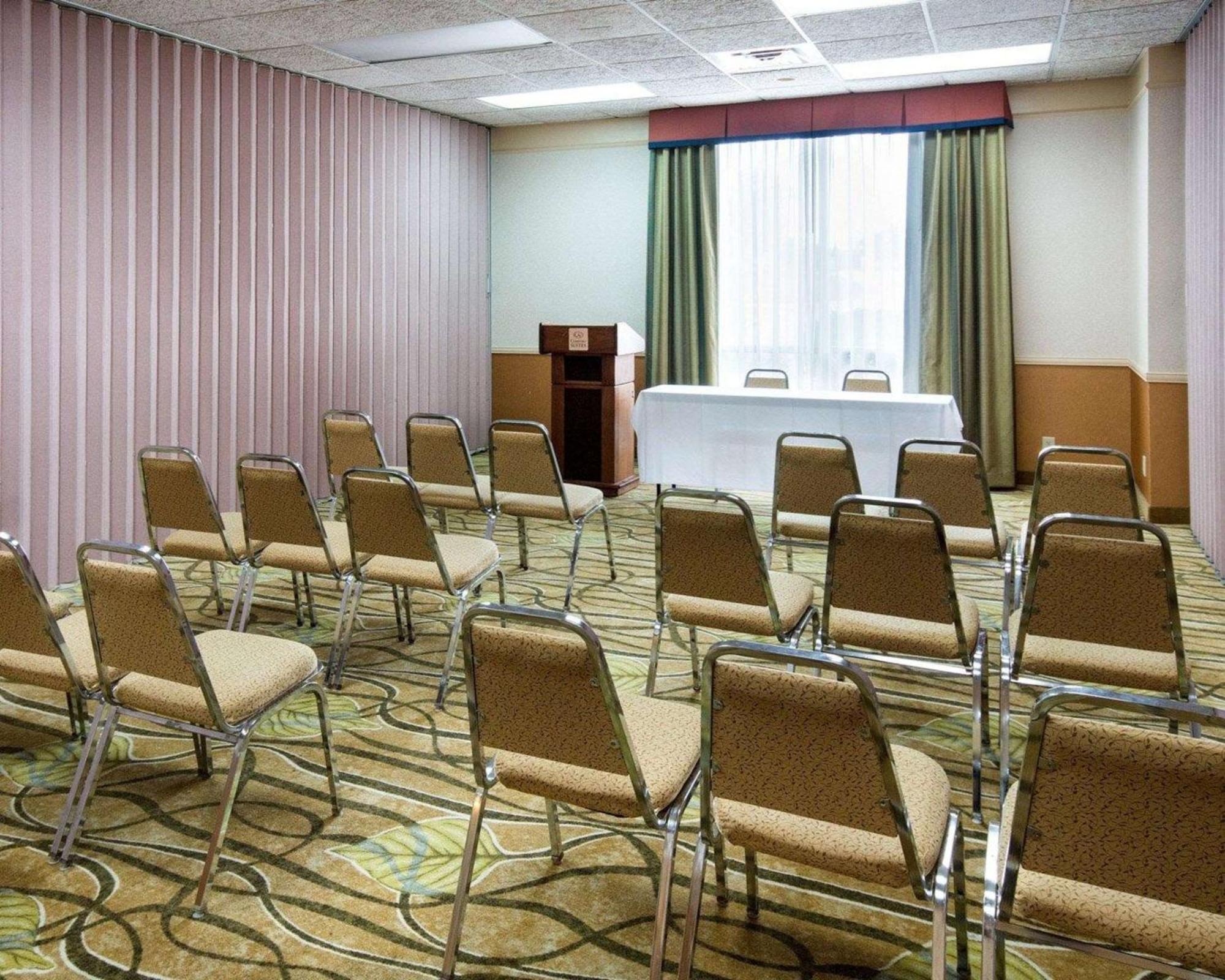 Comfort Suites Parkersburg South Mineral Wells Екстер'єр фото