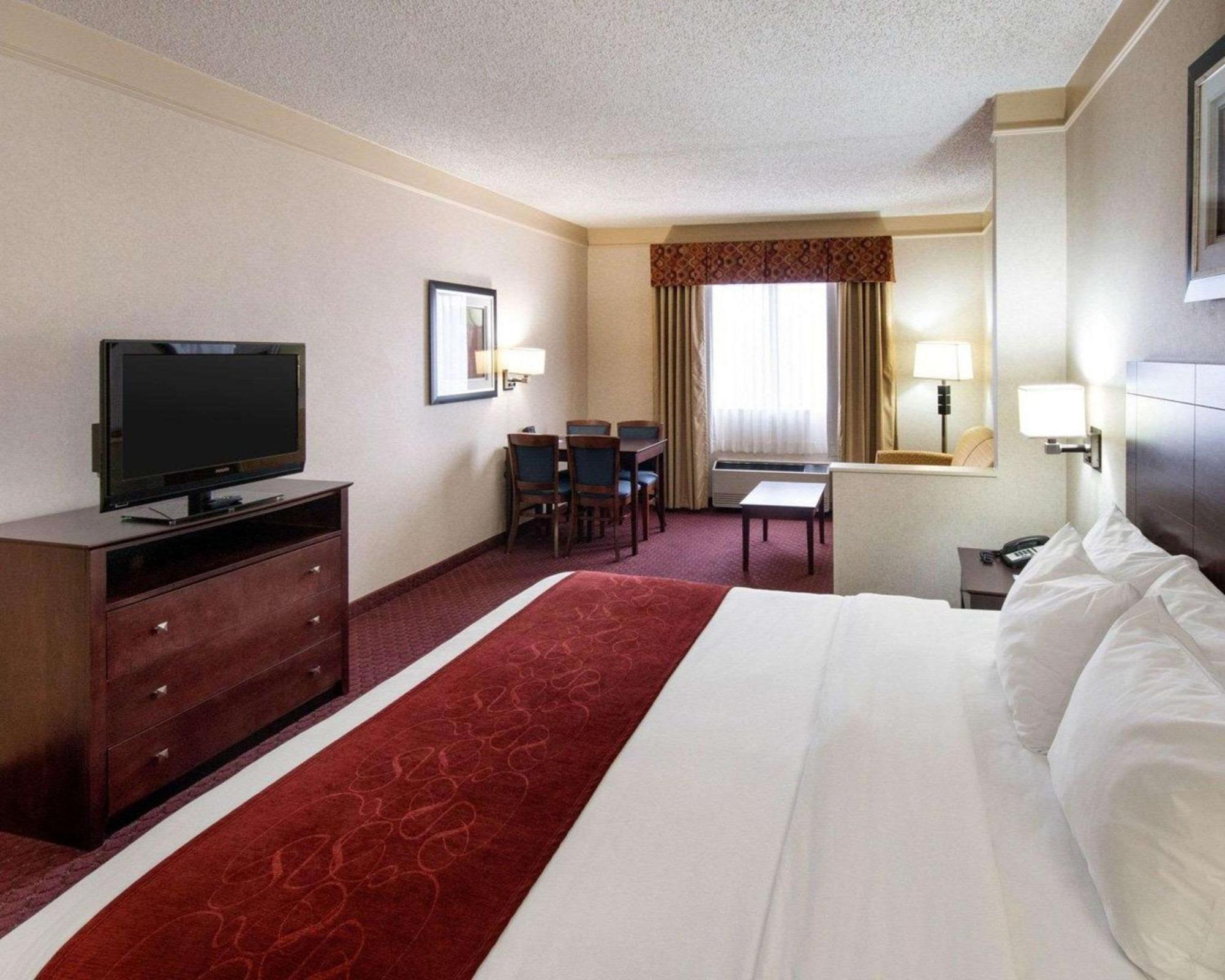Comfort Suites Parkersburg South Mineral Wells Екстер'єр фото